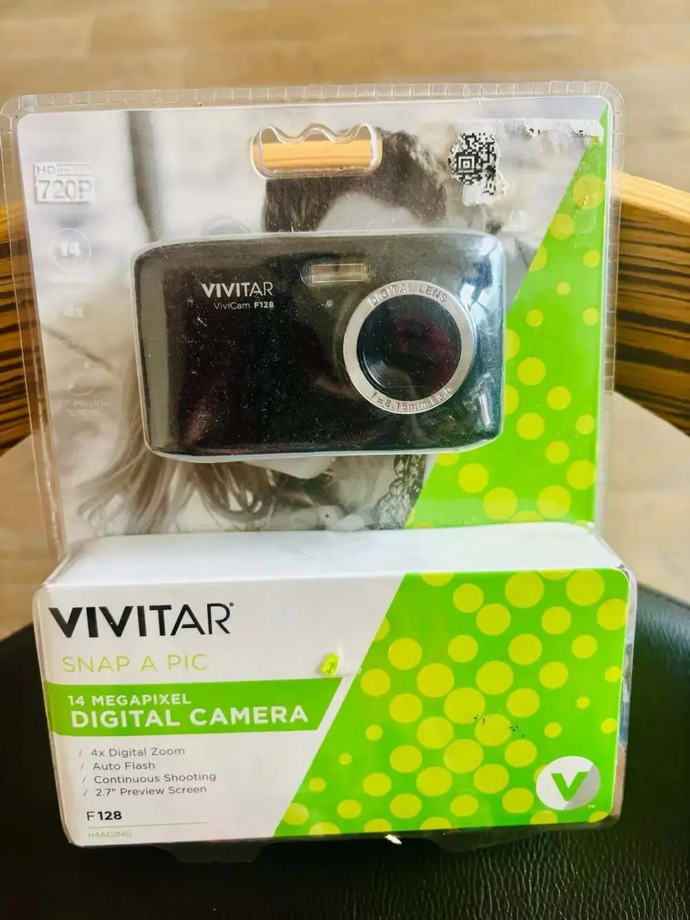 Vivitar ViviCam NWT F128 Snap A Pic 14 Megapixel Digital Camera Black